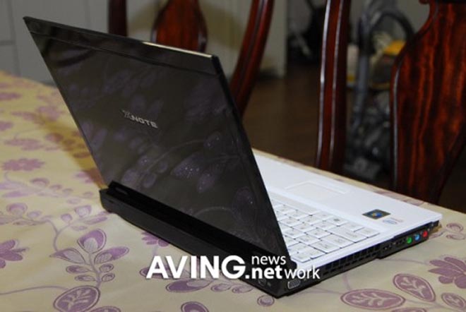12-дюймовый ноутбук LG R200 на основе Intel Centrino Duo