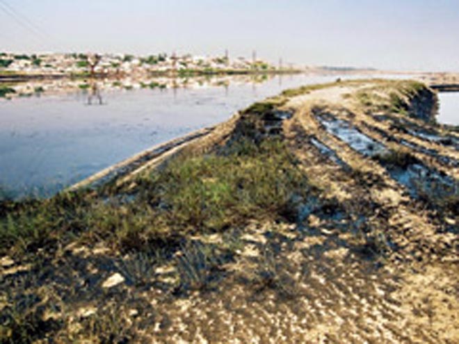 В Восточном Казахстане на озере Зайсан завершена операция по спасению рыбаков