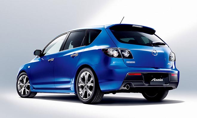 В Японии представили обновленную Mazda3