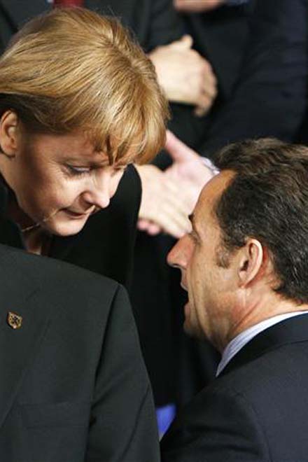 Merkel, Sarkozy reach deal on Greek debt