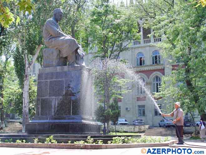 У азербайджанских памятников появятся легенды