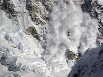 Avalanches kill eight mountaineers in Iran