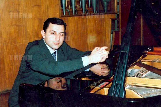 Пианист Мурад Гусейнов примет экзамены в Турции