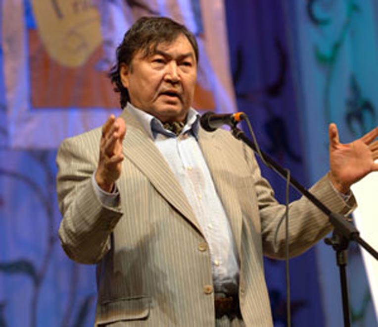Ünlü Kazakistanlı yazar Oljas Süleymenov: “Dünya Karabağ'dakı durum ile uzun süre barışık kalamaz”