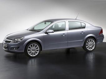 Продажи седана Opel Astra в России начнутся в октябре