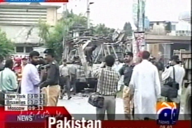 Suicide bomb attack killed at least 35 people in Pakistan