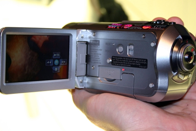 Hands On the Panasonic HDC-SD1 HD Camcorder