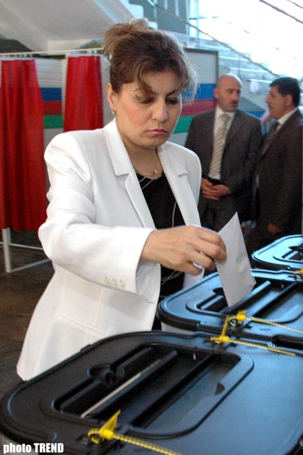 Оппозиционные и независимые кандидаты в президенты Азербайджана обнародовали затраченную в ходе выборной кампании сумму