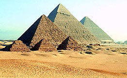 Археологи вскрыли саркофаг с "солнечной ладьей" близ пирамиды Хеопса