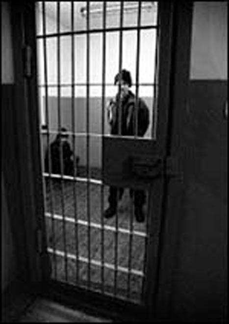 Более 12 тысяч заключенных объявили голодовку в Калифорнии