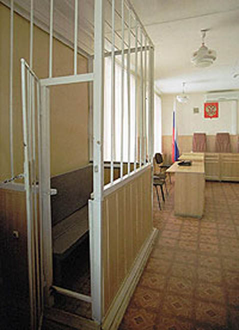 В Баку слушается дело о незаконном освобождении заключенного