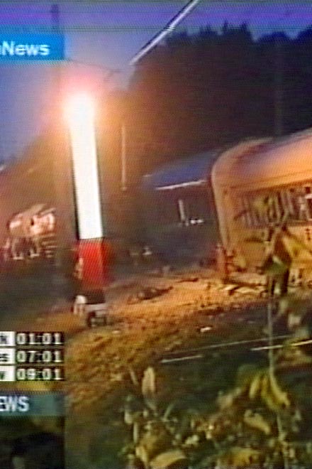 Russia investigates train blast (video)