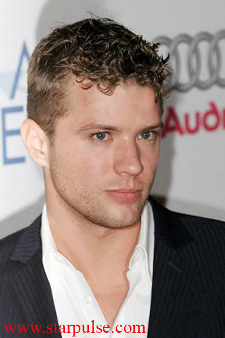 Ryan Phillippe allegedly spent a night with Ashlee Simpson