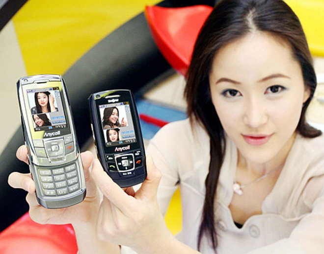 Какой телефон в тренде. Samsung SPH w2500. Samsung SPH-p9000. Samsung SPH-w6450. Телефоны в тренде.