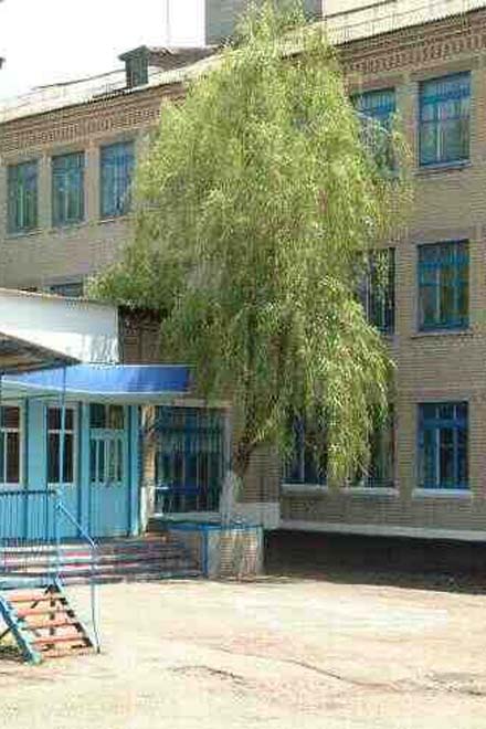 В Баку учеников 20-ой и 23-й школ переведут в другие школы