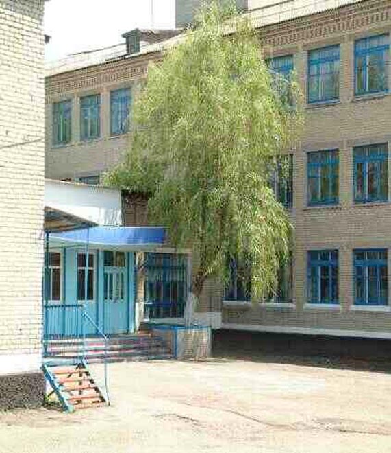 Избитая в Петербурге учительница написала заявление об увольнении