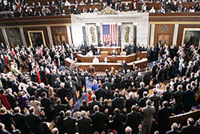 Сенат одобрил законопроект о санкциях в отношении компаний, сотрудничающих с Ираном