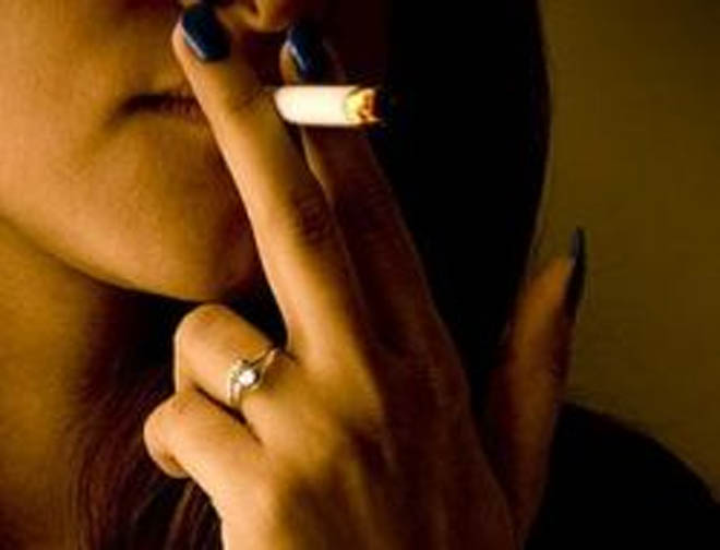 Number of female smokers increases in Iran