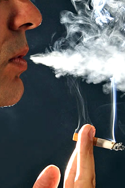 Iran bans smoking in universities