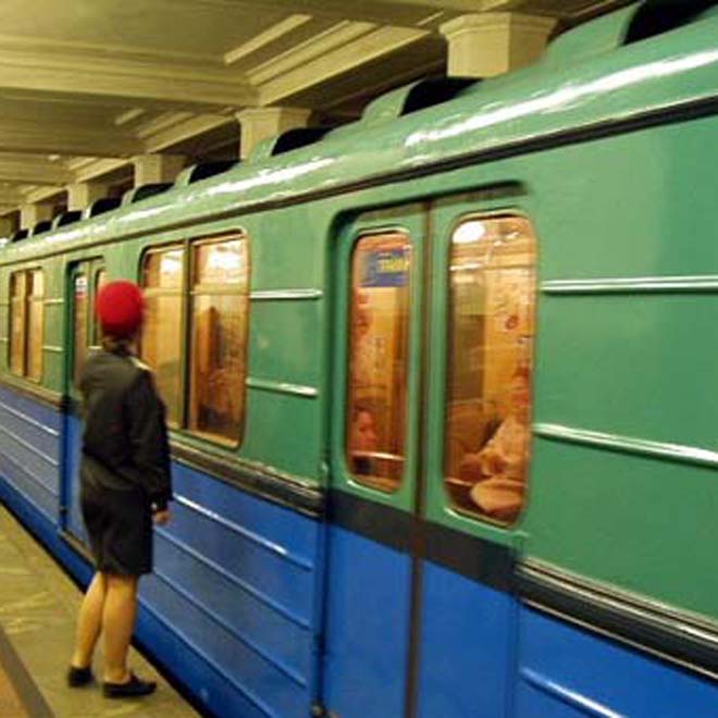 На станции метро "Нариман Нариманов" в Баку произошло ЧП