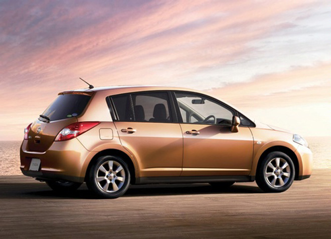 Nissan Tiida Facelift Revealed