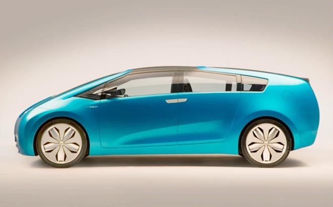Toyota to Launch Station Wagon Prius for Next-Generation