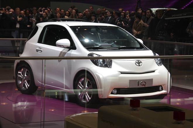 Женева 2008: Toyota представила серийный миникар iQ