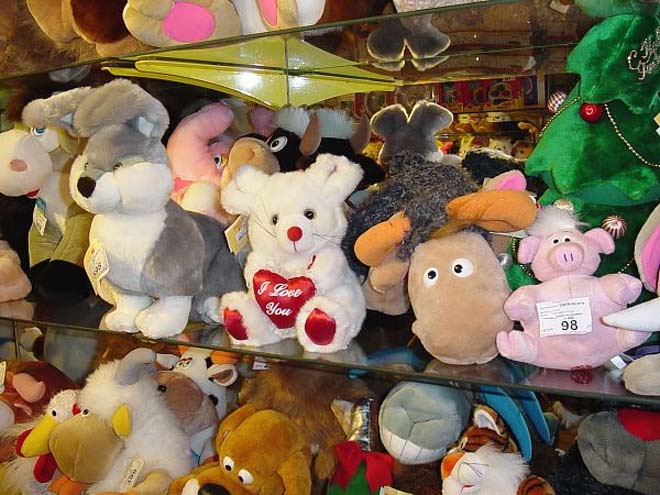 В Азербайджане из торговой сети изъято 290 детских игрушек неизвестного происхождения