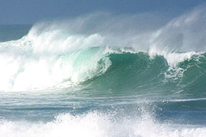 Новая волна цунами высотой 1,2 метра обрушилась на Японию