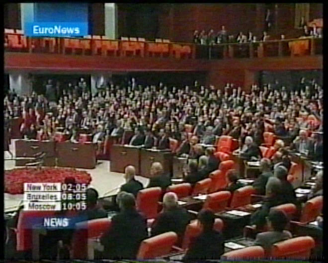 Турецкий парламент одобрил запрос правительства о вторжении в Ирак(видео)