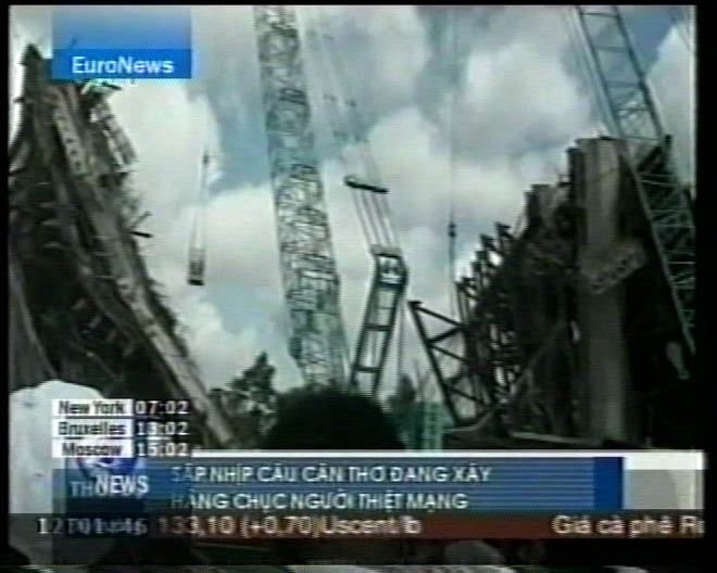 Во Вьетнаме в результате обрушения моста погибли 60 человек, 100 пропали без вести(видео)