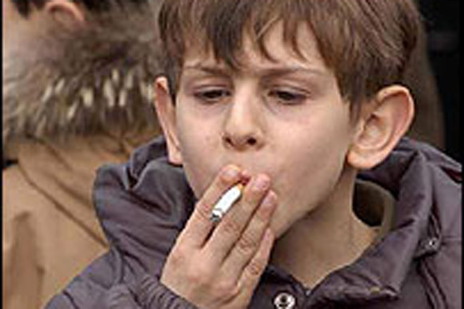 Юных курильщиков стало больше