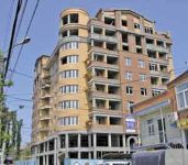 Construction of Building Suspended in   Baku Due to Violation of Technical Security Rules (video)