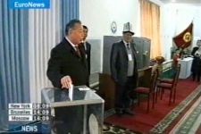 Kyrgyzstan leader orders dissolution of parliament (video)