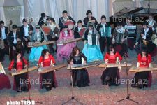 В Баку учащиеся музыкальной школы дали праздничный концерт (фотосессия)