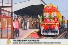 India, Bangladesh resume train link after 43 years (video)