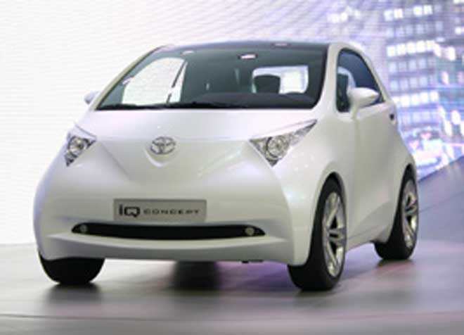 Toyota начала испытания своей самой маленькой модели - iQ