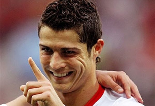 Fransanın “PSJ” klubu Kriştianu Ronaldoya görə 100 milyon avro ödəməyə hazırdır