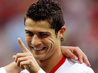 Fransanın “PSJ” klubu Kriştianu Ronaldoya görə 100 milyon avro ödəməyə hazırdır