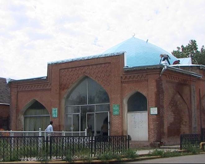 Восстановлением мечети Озан занялась общественность