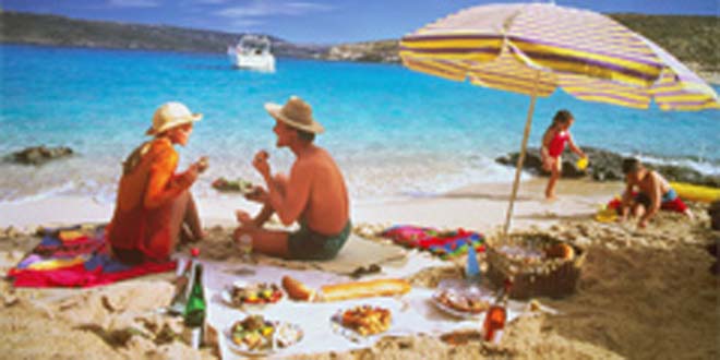 Отдыхающих предупредили не покупать пищу с рук на пляжах Абшерона