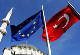 ЕС выделил Турции менее трети обещанных средств на беженцев