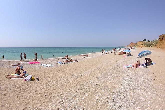 Two dirty beaches closed in Baku