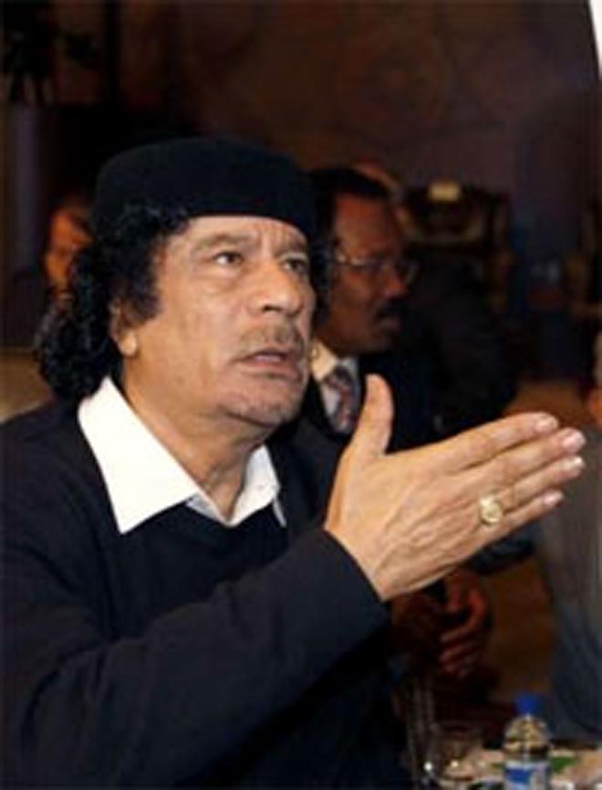Каддафи обвинил арабских лидеров в трусости