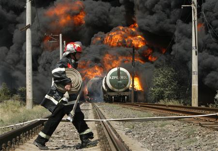 Train Belonging to AZPETROL Company Burns Near Gori
