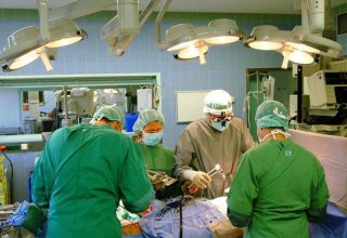В Азербайджане проведена уникальная операция на сосудах головного мозга
