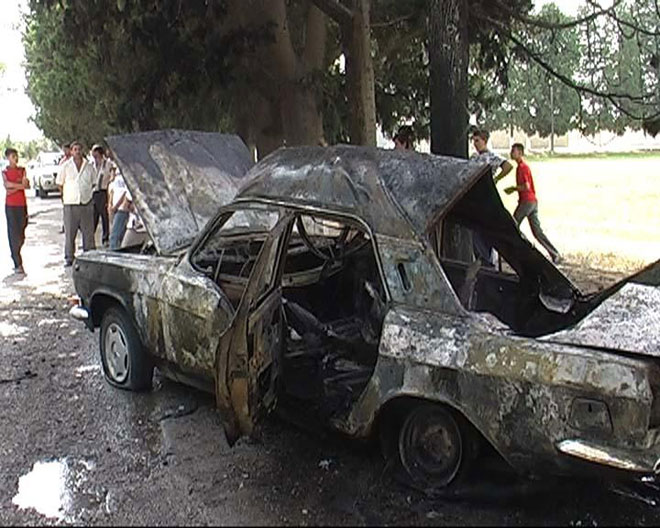В Гяндже взорвался автомобиль (фотосессия)