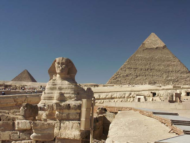 Египетские археологи под Каиром обнаружили две гробницы, которым более четырех тысяч лет