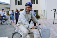 Ректор Азербайджанского института по туризму согласен пересесть на велосипед
