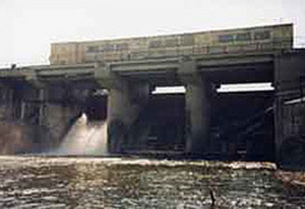 В Северной Каролине произошла утечка воды в реку из резервуара электростанций